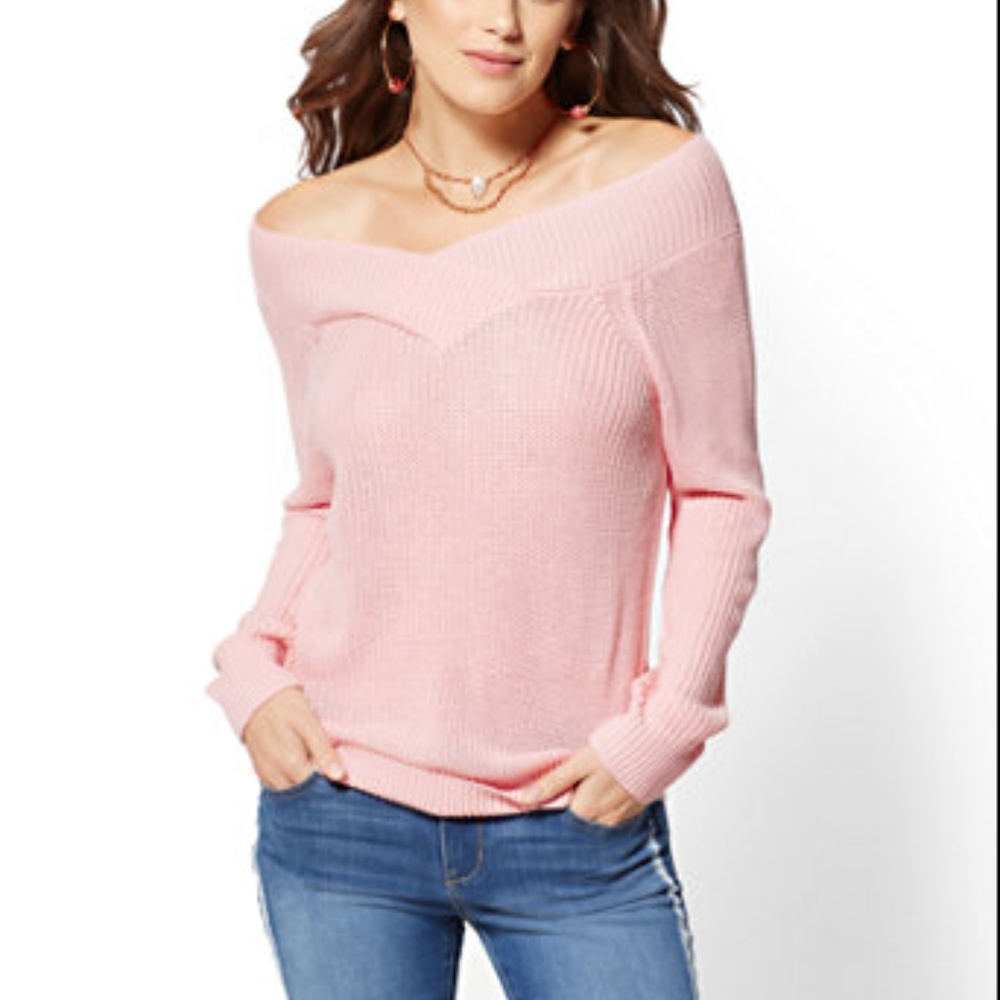 Off-The-Shoulder Sweater Cherry